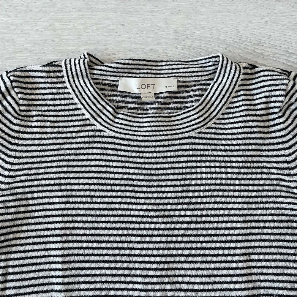 LOFT Sweater - Picture 2 of 6